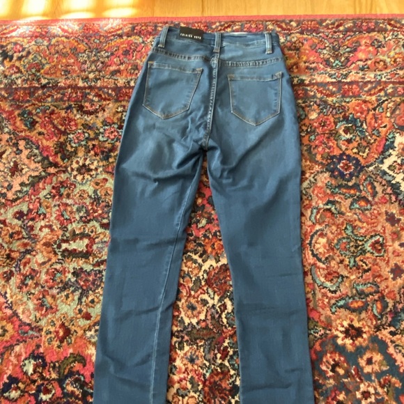 FASHION NOVA CLASSIC HIGH WAISTED SKINNY JEANS - Picture 3 of 3